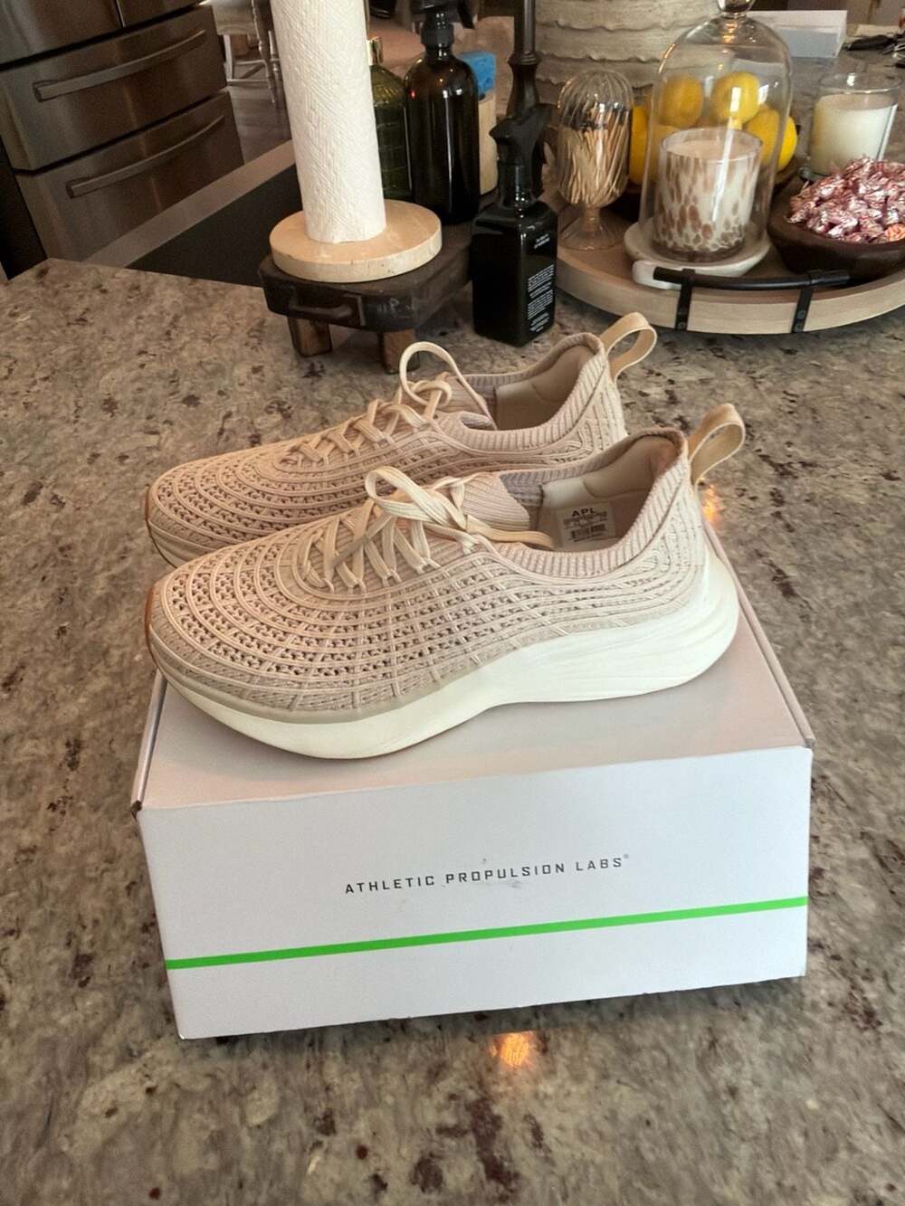 APL Women's TechLoom Zipline Sneakers in Parchment/White/Gum Size 7 - Brand New - Picture 3 of 6